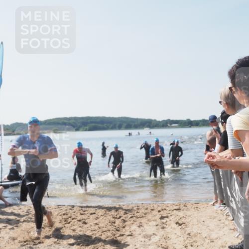 22.06.2025 - Viking Triathlon MichiJ http://msf.ph/oto/8065449 22.06.2025 10:31:11 Schwimmen 216, 236, 237, 330, 347, 352, 549 meine-sportfotos.de