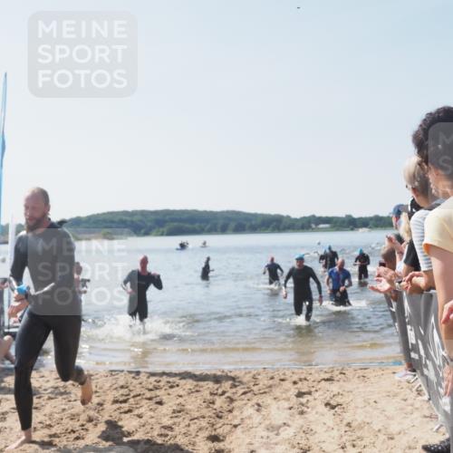 22.06.2025 - Viking Triathlon MichiJ http://msf.ph/oto/8065553 22.06.2025 10:31:33 Schwimmen 3, 8, 98, 137, 158, 189, 311, 340, 350, 469, 613, 648 meine-sportfotos.de
