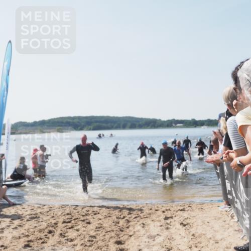 22.06.2025 - Viking Triathlon MichiJ http://msf.ph/oto/8065560 22.06.2025 10:31:34 Schwimmen 3, 8, 98, 137, 158, 189, 311, 340, 350, 469, 613, 648 meine-sportfotos.de