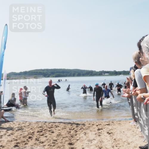 22.06.2025 - Viking Triathlon MichiJ http://msf.ph/oto/8065561 22.06.2025 10:31:34 Schwimmen 3, 8, 98, 137, 158, 189, 311, 340, 350, 469, 613, 648 meine-sportfotos.de