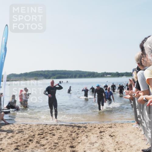22.06.2025 - Viking Triathlon MichiJ http://msf.ph/oto/8065563 22.06.2025 10:31:34 Schwimmen 3, 8, 98, 137, 158, 189, 311, 340, 350, 469, 613, 648 meine-sportfotos.de