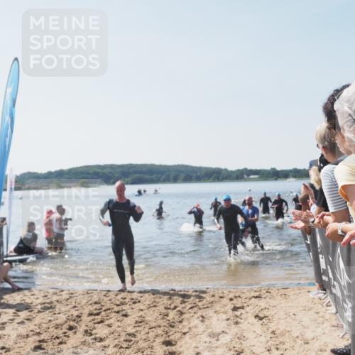 22.06.2025 - Viking Triathlon MichiJ http://msf.ph/oto/8065565 22.06.2025 10:31:35 Schwimmen 3, 8, 98, 137, 158, 189, 340, 350, 469, 613, 648 meine-sportfotos.de