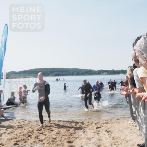 22.06.2025 - Viking Triathlon MichiJ http://msf.ph/oto/8065571 22.06.2025 10:31:35 Schwimmen 3, 8, 98, 137, 158, 189, 340, 350, 469, 613, 648 meine-sportfotos.de