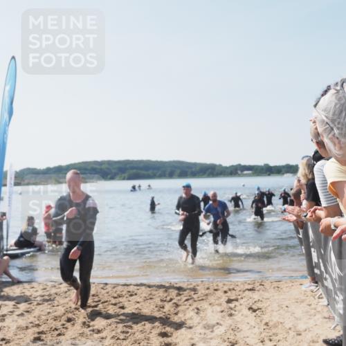 22.06.2025 - Viking Triathlon MichiJ http://msf.ph/oto/8065574 22.06.2025 10:31:36 Schwimmen 3, 8, 98, 99, 137, 158, 189, 224, 340, 350, 469, 613, 648 meine-sportfotos.de