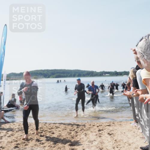 22.06.2025 - Viking Triathlon MichiJ http://msf.ph/oto/8065576 22.06.2025 10:31:36 Schwimmen 3, 8, 98, 99, 137, 158, 189, 224, 340, 350, 469, 613, 648 meine-sportfotos.de