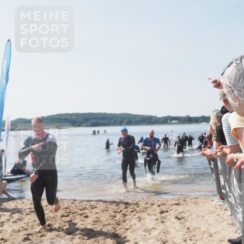 22.06.2025 - Viking Triathlon MichiJ http://msf.ph/oto/8065577 22.06.2025 10:31:36 Schwimmen 3, 8, 98, 99, 137, 158, 189, 224, 340, 350, 469, 613, 648 meine-sportfotos.de