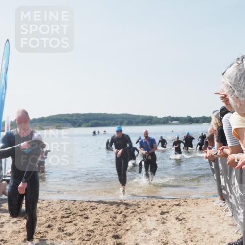 22.06.2025 - Viking Triathlon MichiJ http://msf.ph/oto/8065579 22.06.2025 10:31:36 Schwimmen 3, 8, 98, 99, 137, 158, 189, 224, 340, 350, 469, 613, 648 meine-sportfotos.de