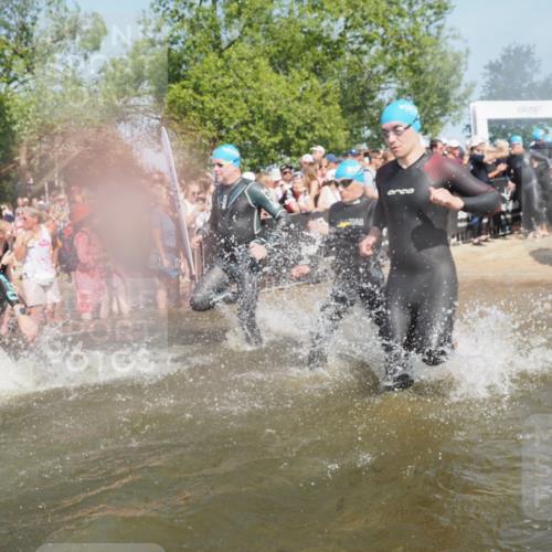 22.06.2025 - Viking Triathlon KatJ http://msf.ph/oto/8065580 22.06.2025 10:06:05 Schwimmen 41, 144, 169, 249, 266, 269, 325, 390, 446, 460, 489, 508, 644 meine-sportfotos.de