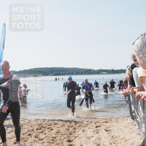 22.06.2025 - Viking Triathlon MichiJ http://msf.ph/oto/8065581 22.06.2025 10:31:37 Schwimmen 3, 8, 98, 99, 137, 158, 189, 224, 340, 350, 469, 555, 613, 648 meine-sportfotos.de