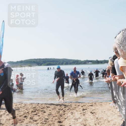 22.06.2025 - Viking Triathlon MichiJ http://msf.ph/oto/8065582 22.06.2025 10:31:37 Schwimmen 3, 8, 98, 99, 137, 158, 189, 224, 340, 350, 469, 555, 613, 648 meine-sportfotos.de
