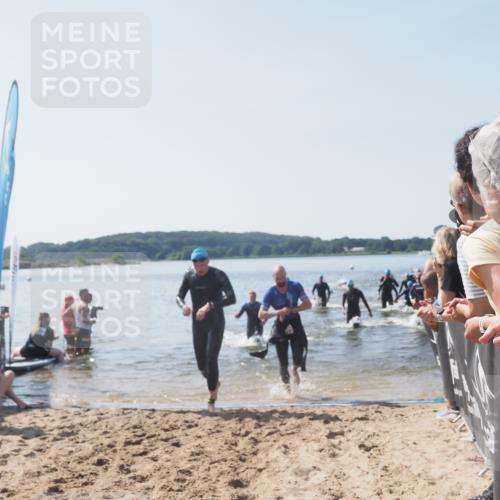 22.06.2025 - Viking Triathlon MichiJ http://msf.ph/oto/8065587 22.06.2025 10:31:37 Schwimmen 3, 8, 98, 99, 137, 158, 189, 224, 340, 350, 469, 555, 613, 648 meine-sportfotos.de