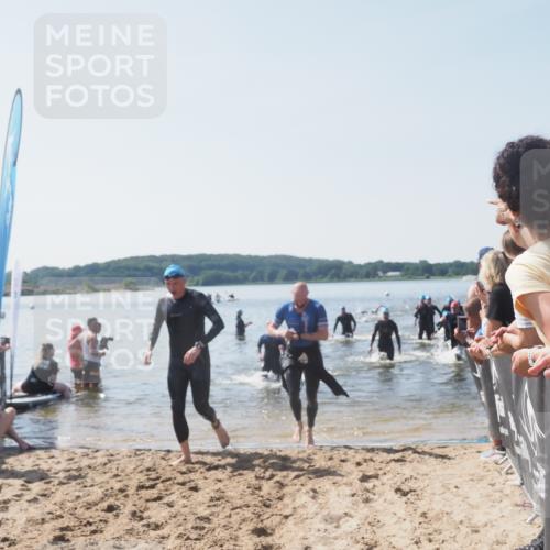 22.06.2025 - Viking Triathlon MichiJ http://msf.ph/oto/8065589 22.06.2025 10:31:38 Schwimmen 3, 98, 99, 137, 158, 189, 224, 340, 350, 469, 555, 613, 648 meine-sportfotos.de