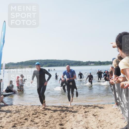 22.06.2025 - Viking Triathlon MichiJ http://msf.ph/oto/8065590 22.06.2025 10:31:38 Schwimmen 3, 98, 99, 137, 158, 189, 224, 340, 350, 469, 555, 613, 648 meine-sportfotos.de