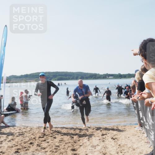 22.06.2025 - Viking Triathlon MichiJ http://msf.ph/oto/8065592 22.06.2025 10:31:38 Schwimmen 3, 98, 99, 137, 158, 189, 224, 340, 350, 469, 555, 613, 648 meine-sportfotos.de