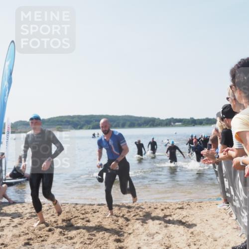 22.06.2025 - Viking Triathlon MichiJ http://msf.ph/oto/8065594 22.06.2025 10:31:38 Schwimmen 3, 98, 99, 137, 158, 189, 224, 340, 350, 469, 555, 613, 648 meine-sportfotos.de