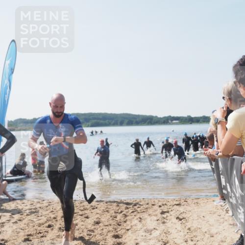 22.06.2025 - Viking Triathlon MichiJ http://msf.ph/oto/8065600 22.06.2025 10:31:39 Schwimmen 3, 98, 99, 124, 125, 137, 158, 189, 224, 340, 350, 469, 555, 613, 648 meine-sportfotos.de