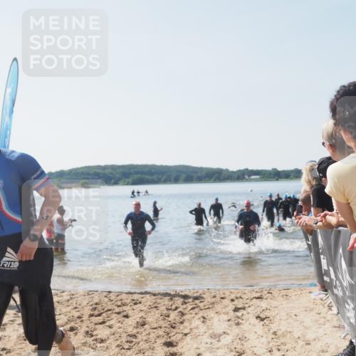 22.06.2025 - Viking Triathlon MichiJ http://msf.ph/oto/8065603 22.06.2025 10:31:40 Schwimmen 3, 98, 99, 124, 125, 137, 158, 189, 224, 340, 350, 469, 555, 613, 648 meine-sportfotos.de