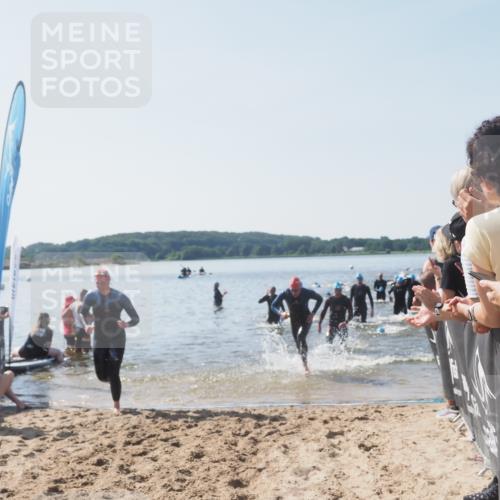 22.06.2025 - Viking Triathlon MichiJ http://msf.ph/oto/8065615 22.06.2025 10:31:41 Schwimmen 98, 99, 124, 125, 137, 158, 189, 224, 340, 350, 507, 555, 613, 648 meine-sportfotos.de