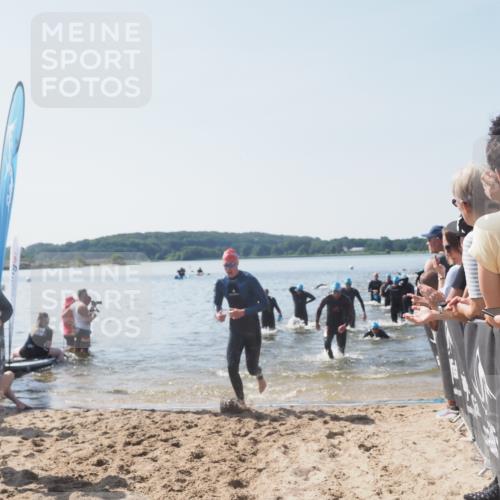 22.06.2025 - Viking Triathlon MichiJ http://msf.ph/oto/8065623 22.06.2025 10:31:42 Schwimmen 98, 99, 124, 125, 137, 158, 189, 224, 340, 350, 507, 555, 613, 648 meine-sportfotos.de