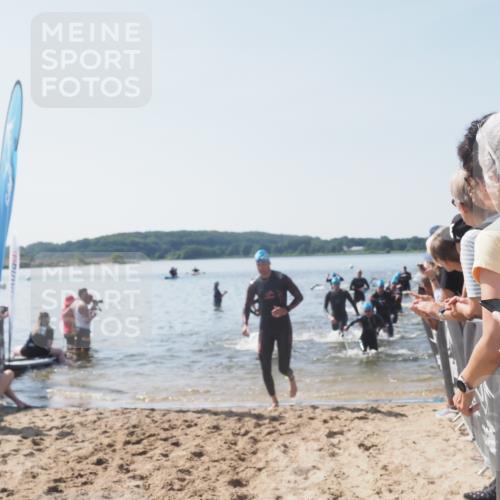 22.06.2025 - Viking Triathlon MichiJ http://msf.ph/oto/8065643 22.06.2025 10:31:45 Schwimmen 87, 98, 99, 124, 125, 137, 158, 189, 224, 340, 350, 435, 507, 555, 648, 658 meine-sportfotos.de