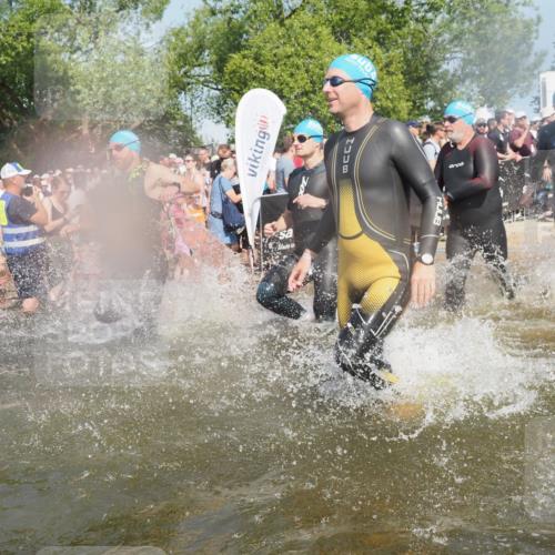 22.06.2025 - Viking Triathlon KatJ http://msf.ph/oto/8065667 22.06.2025 10:06:11 Schwimmen 39, 41, 60, 84, 110, 144, 191, 249, 266, 325, 390, 440, 446, 489, 508 meine-sportfotos.de
