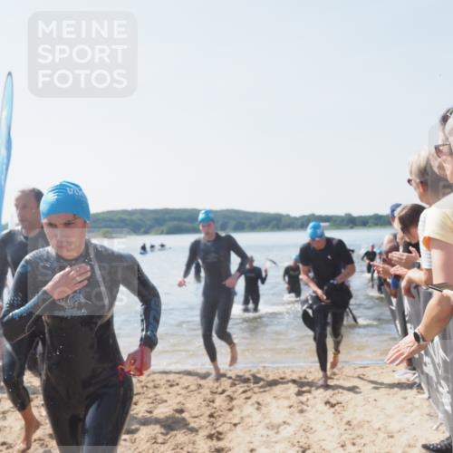 22.06.2025 - Viking Triathlon MichiJ http://msf.ph/oto/8065687 22.06.2025 10:31:51 Schwimmen 87, 98, 99, 124, 125, 158, 189, 224, 350, 435, 449, 507, 555, 658 meine-sportfotos.de