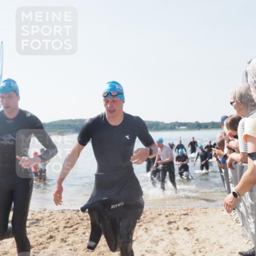 22.06.2025 - Viking Triathlon MichiJ http://msf.ph/oto/8065701 22.06.2025 10:31:53 Schwimmen 63, 87, 99, 124, 125, 189, 224, 350, 435, 449, 507, 555, 658 meine-sportfotos.de