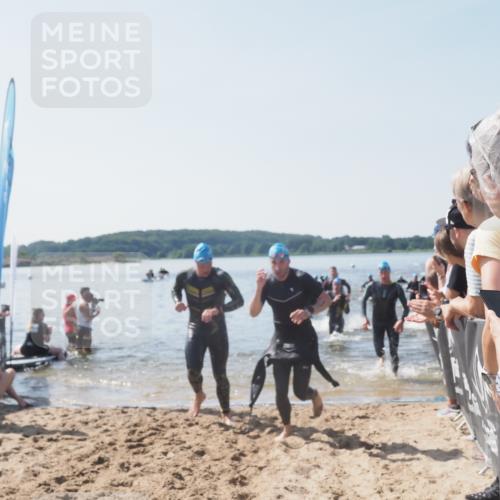 22.06.2025 - Viking Triathlon MichiJ http://msf.ph/oto/8065744 22.06.2025 10:31:58 Schwimmen 63, 87, 124, 125, 193, 226, 271, 435, 449, 464, 488, 507, 555, 658 meine-sportfotos.de