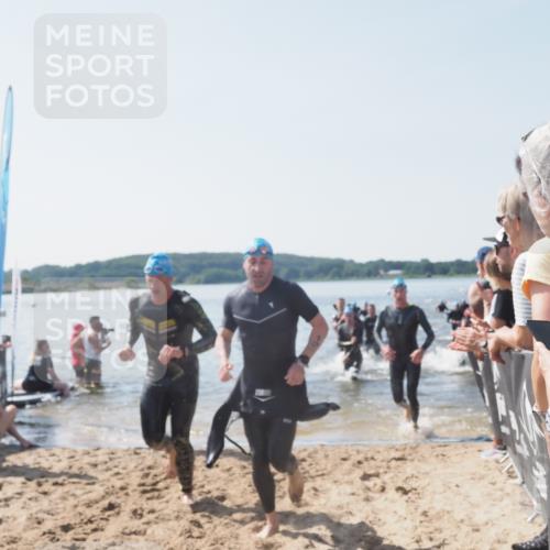 22.06.2025 - Viking Triathlon MichiJ http://msf.ph/oto/8065748 22.06.2025 10:31:58 Schwimmen 63, 87, 124, 125, 193, 226, 271, 435, 449, 464, 488, 507, 555, 658 meine-sportfotos.de