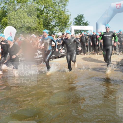 22.06.2025 - Viking Triathlon KatJ http://msf.ph/oto/8065760 22.06.2025 10:06:19 Schwimmen 18, 24, 39, 41, 60, 84, 110, 117, 153, 191, 266, 298, 325, 385, 440, 446, 487, 535 meine-sportfotos.de