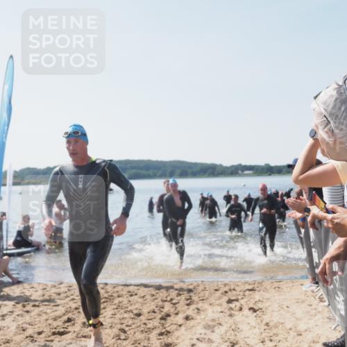 22.06.2025 - Viking Triathlon MichiJ http://msf.ph/oto/8065770 22.06.2025 10:32:01 Schwimmen 63, 87, 193, 207, 226, 271, 435, 449, 464, 488, 507, 658 meine-sportfotos.de