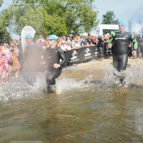 22.06.2025 - Viking Triathlon KatJ http://msf.ph/oto/8065776 22.06.2025 10:06:19 Schwimmen 18, 24, 39, 41, 60, 84, 110, 117, 153, 191, 266, 298, 325, 385, 440, 446, 487, 535 meine-sportfotos.de