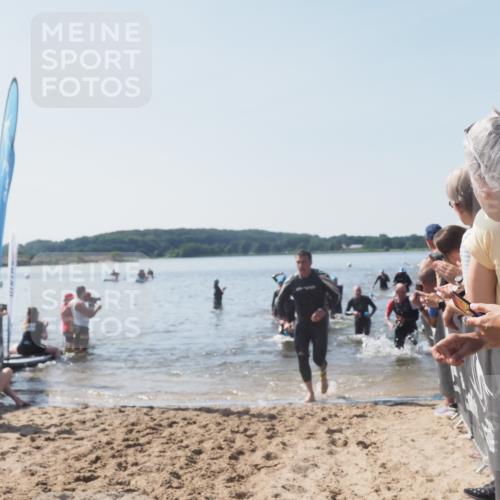 22.06.2025 - Viking Triathlon MichiJ http://msf.ph/oto/8065804 22.06.2025 10:32:07 Schwimmen 63, 193, 207, 214, 226, 271, 449, 464, 488 meine-sportfotos.de
