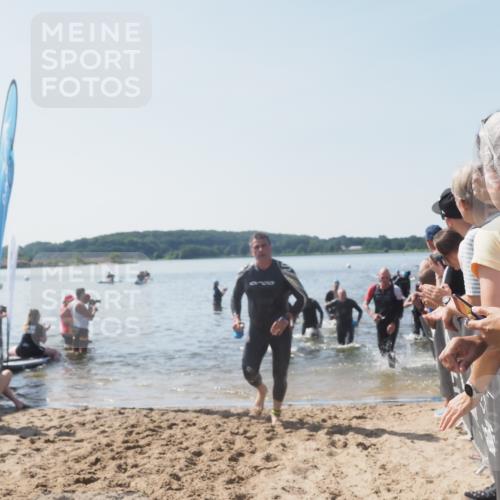 22.06.2025 - Viking Triathlon MichiJ http://msf.ph/oto/8065815 22.06.2025 10:32:08 Schwimmen 63, 193, 207, 214, 226, 271, 449, 464, 488 meine-sportfotos.de