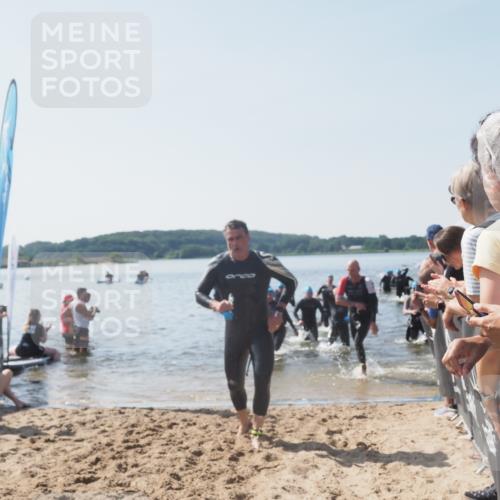 22.06.2025 - Viking Triathlon MichiJ http://msf.ph/oto/8065821 22.06.2025 10:32:09 Schwimmen 63, 193, 207, 214, 226, 271, 449, 464, 488 meine-sportfotos.de