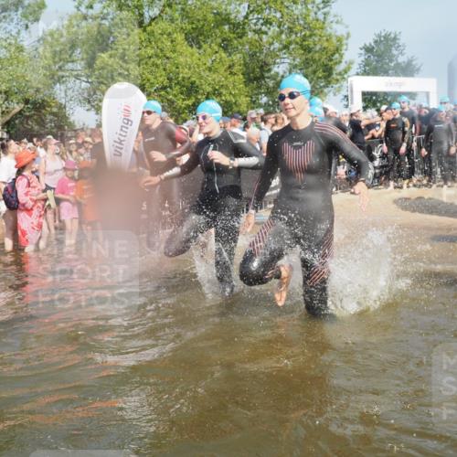 22.06.2025 - Viking Triathlon KatJ http://msf.ph/oto/8065836 22.06.2025 10:06:24 Schwimmen 18, 24, 36, 60, 117, 153, 186, 192, 261, 298, 385, 487, 535 meine-sportfotos.de