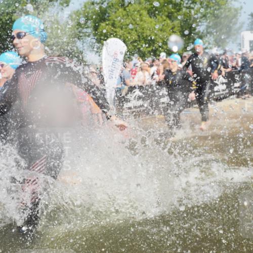 22.06.2025 - Viking Triathlon KatJ http://msf.ph/oto/8065849 22.06.2025 10:06:25 Schwimmen 18, 24, 36, 117, 153, 168, 186, 192, 261, 298, 385, 450, 487, 535, 606 meine-sportfotos.de