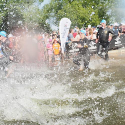 22.06.2025 - Viking Triathlon KatJ http://msf.ph/oto/8065854 22.06.2025 10:06:25 Schwimmen 18, 24, 36, 117, 153, 168, 186, 192, 261, 298, 385, 450, 487, 535, 606 meine-sportfotos.de