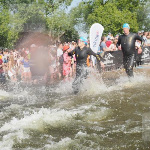 22.06.2025 - Viking Triathlon KatJ http://msf.ph/oto/8065864 22.06.2025 10:06:25 Schwimmen 18, 24, 36, 117, 153, 168, 186, 192, 261, 298, 385, 450, 487, 535, 606 meine-sportfotos.de