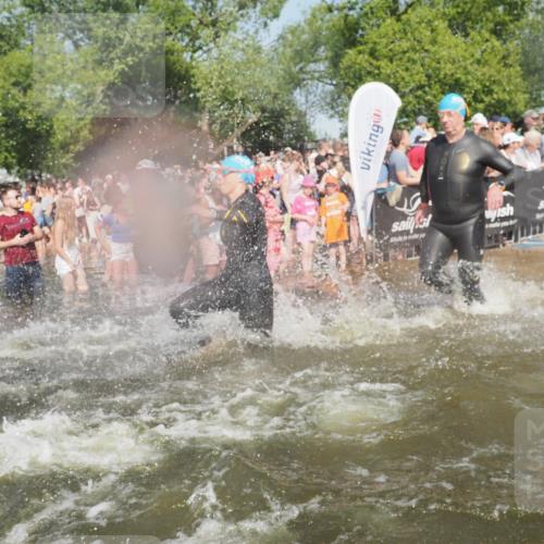 22.06.2025 - Viking Triathlon KatJ http://msf.ph/oto/8065870 22.06.2025 10:06:26 Schwimmen 18, 24, 36, 117, 153, 168, 186, 192, 261, 298, 385, 450, 487, 535, 606 meine-sportfotos.de