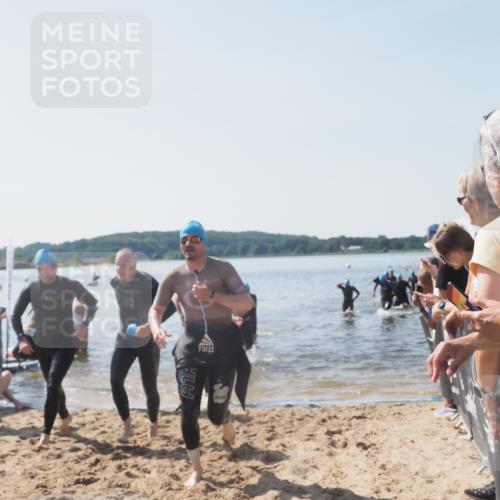 22.06.2025 - Viking Triathlon MichiJ http://msf.ph/oto/8065877 22.06.2025 10:32:15 Schwimmen 53, 147, 173, 193, 207, 214, 226, 271, 461, 464, 488 meine-sportfotos.de