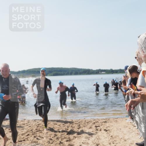 22.06.2025 - Viking Triathlon MichiJ http://msf.ph/oto/8065890 22.06.2025 10:32:17 Schwimmen 53, 147, 173, 193, 207, 214, 271, 461 meine-sportfotos.de