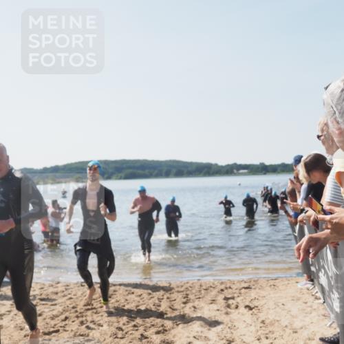 22.06.2025 - Viking Triathlon MichiJ http://msf.ph/oto/8065891 22.06.2025 10:32:17 Schwimmen 53, 147, 173, 193, 207, 214, 271, 461 meine-sportfotos.de