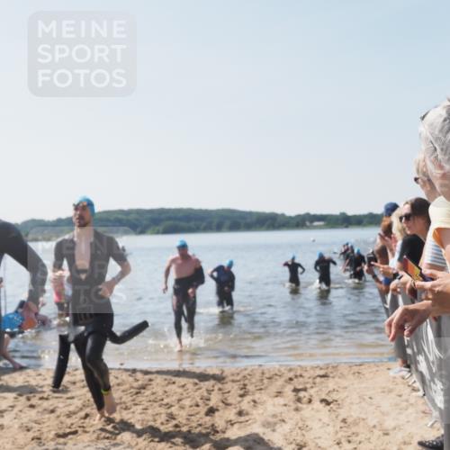 22.06.2025 - Viking Triathlon MichiJ http://msf.ph/oto/8065893 22.06.2025 10:32:17 Schwimmen 53, 147, 173, 193, 207, 214, 271, 461 meine-sportfotos.de