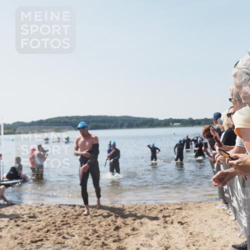 22.06.2025 - Viking Triathlon MichiJ http://msf.ph/oto/8065906 22.06.2025 10:32:18 Schwimmen 53, 147, 173, 193, 207, 214, 461, 492 meine-sportfotos.de