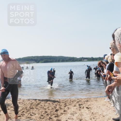 22.06.2025 - Viking Triathlon MichiJ http://msf.ph/oto/8065915 22.06.2025 10:32:20 Schwimmen 53, 147, 170, 173, 207, 214, 461, 492 meine-sportfotos.de