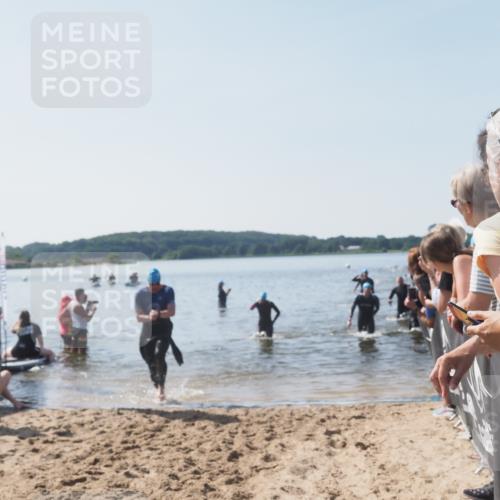 22.06.2025 - Viking Triathlon MichiJ http://msf.ph/oto/8065931 22.06.2025 10:32:22 Schwimmen 53, 147, 170, 173, 214, 461, 492 meine-sportfotos.de