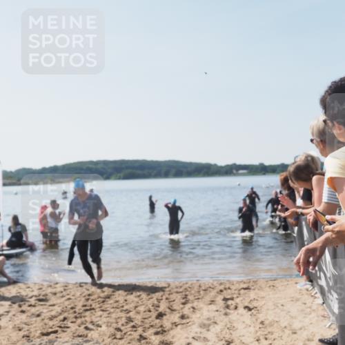 22.06.2025 - Viking Triathlon MichiJ http://msf.ph/oto/8065935 22.06.2025 10:32:22 Schwimmen 53, 147, 170, 173, 214, 461, 492 meine-sportfotos.de