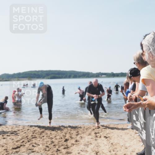 22.06.2025 - Viking Triathlon MichiJ http://msf.ph/oto/8065940 22.06.2025 10:32:30 Schwimmen 53, 80, 147, 170, 173, 208, 461, 492 meine-sportfotos.de
