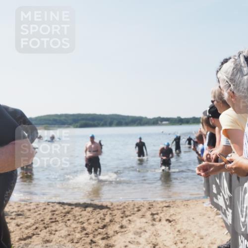 22.06.2025 - Viking Triathlon MichiJ http://msf.ph/oto/8065973 22.06.2025 10:32:35 Schwimmen 80, 170, 208, 278, 492, 554 meine-sportfotos.de